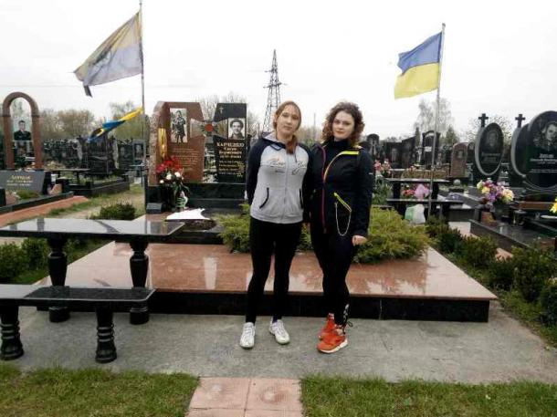 Курсанти ННІ №3 впорядкували могилу випускника НАВС,  учасника АТО – Євгена Харченка