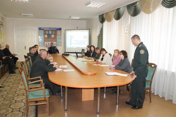 На факультеті НГУ обговорили аспекти реформування військової освіти