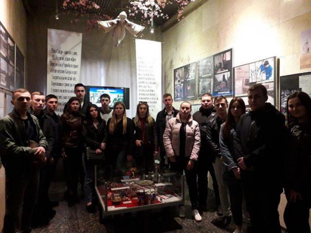 Напередодні 33-х роковин Чорнобильської трагедії студенти та курсанти ННІ №3 відвідали експозицію Національного музею «Чорнобиль»
