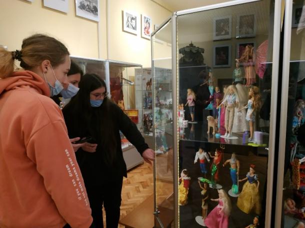 Здобувачі вищої освіти ННІ №3 відвідали Державний музей іграшки
