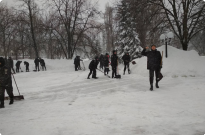 Курсанти ННІ № 3 в перший день весни боролися  із снігопадом Фото